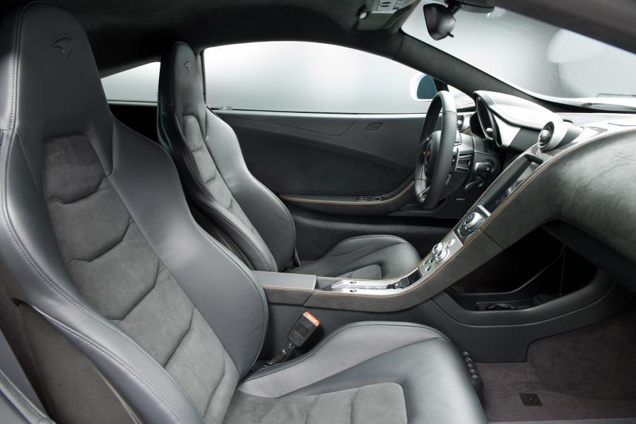  McLaren MP4-12C White Edition 2011 года  (фото 6 из 26)